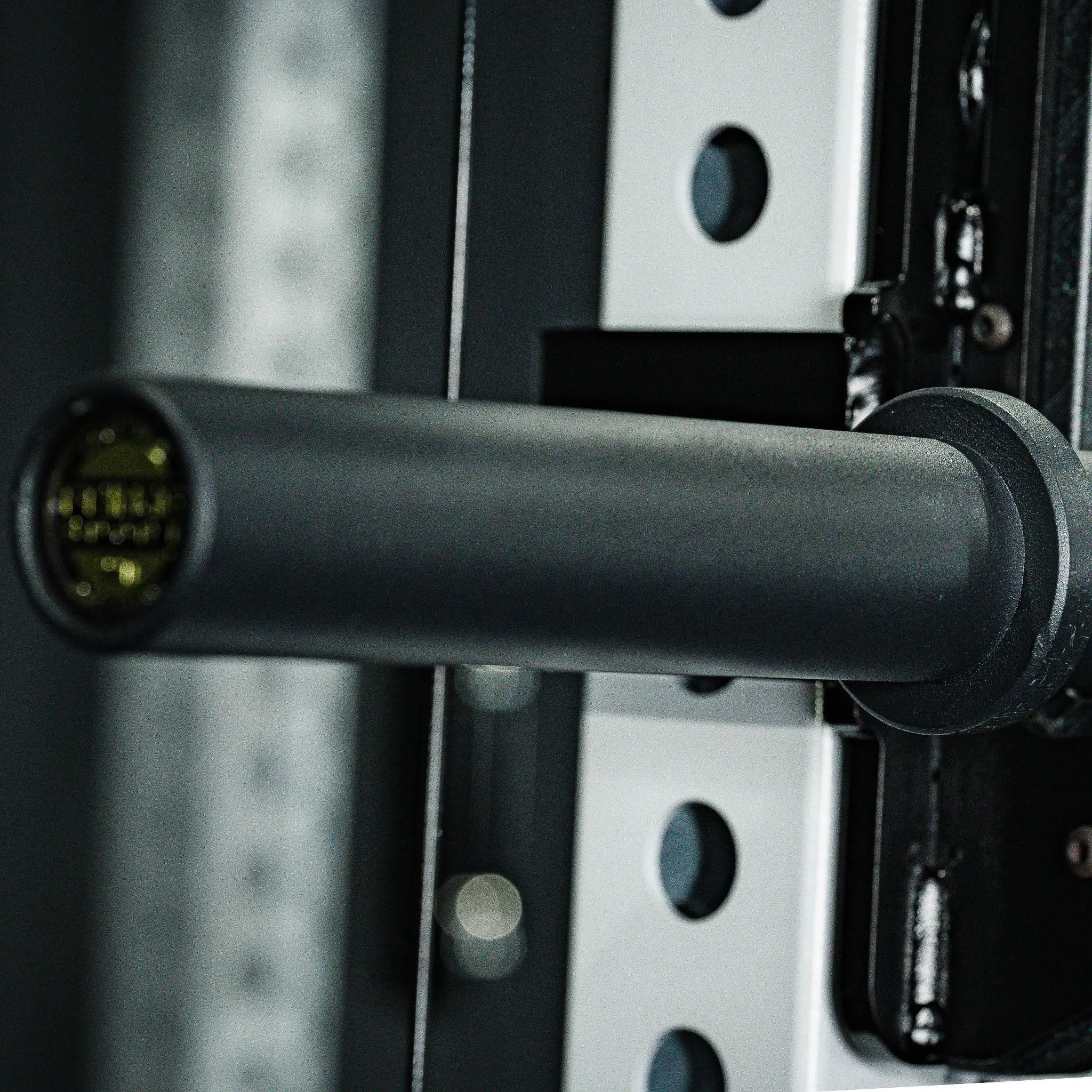 Stubby Axle Barbell - Rackable Shorty Bar