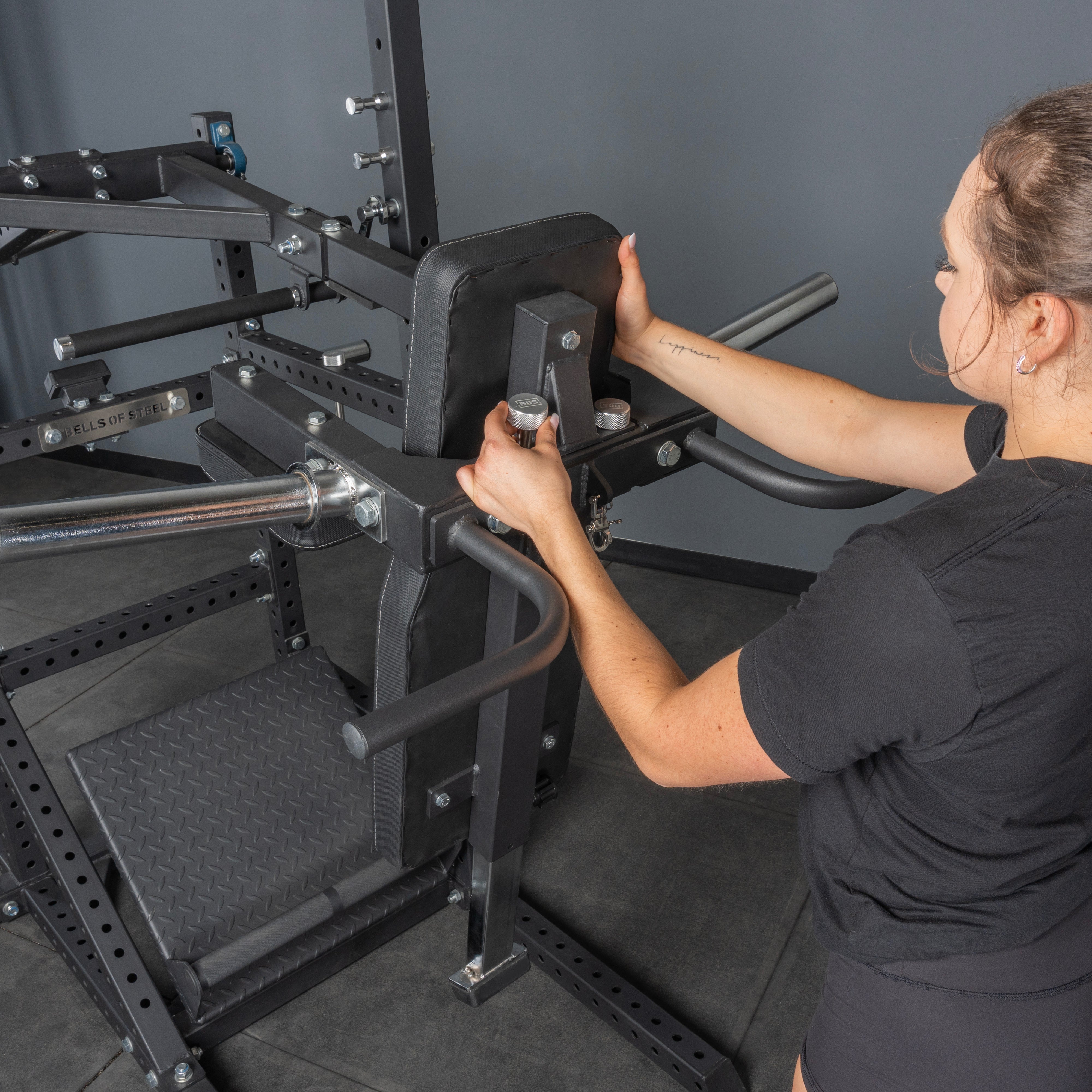 Pandemonium Squat – 3-in-1 Pendulum Squat / Calf Press / Viking Press Machine